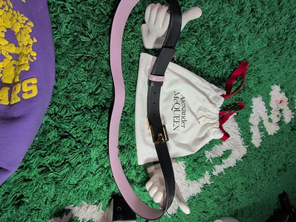 Alexander McQueen 'M' Logo Buckle Reversible Leather Belt in Black/Pink